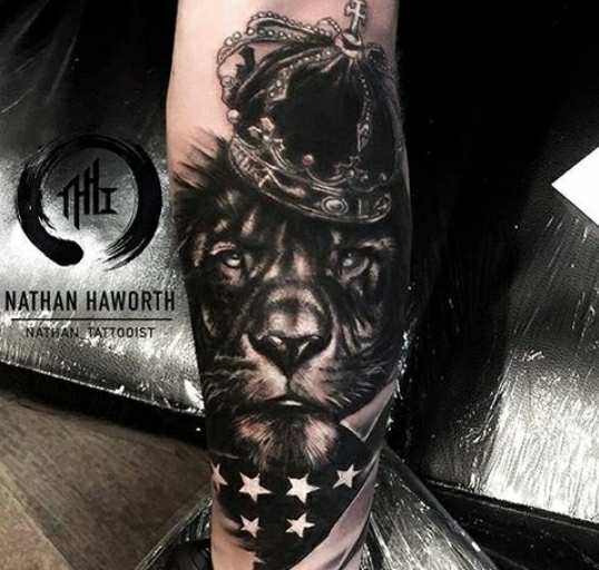 lion tatoo