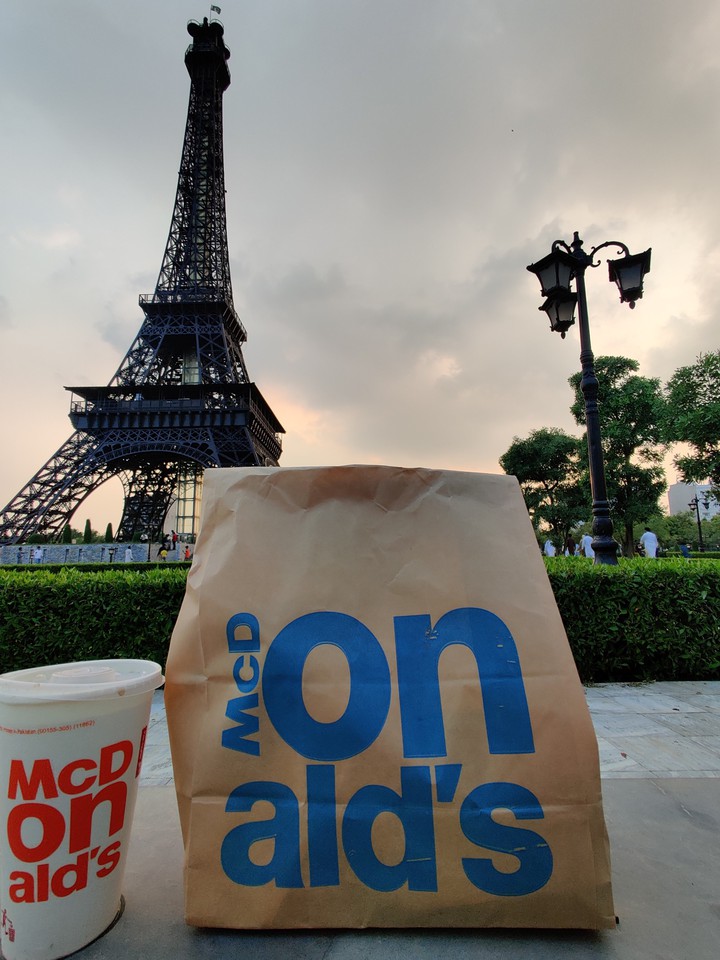 Eiffel Tower Meal
