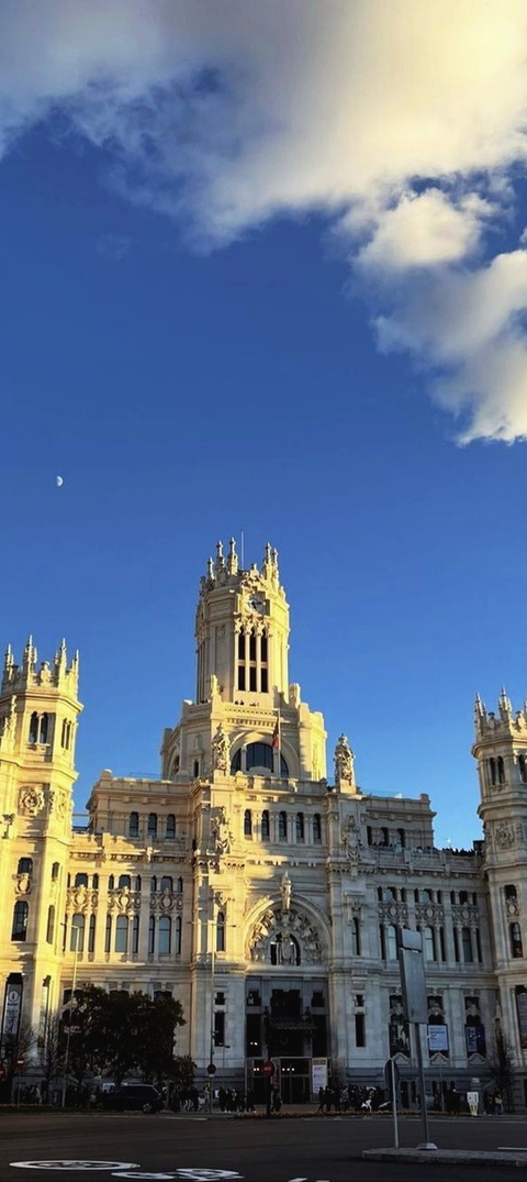 tapety moon, spire