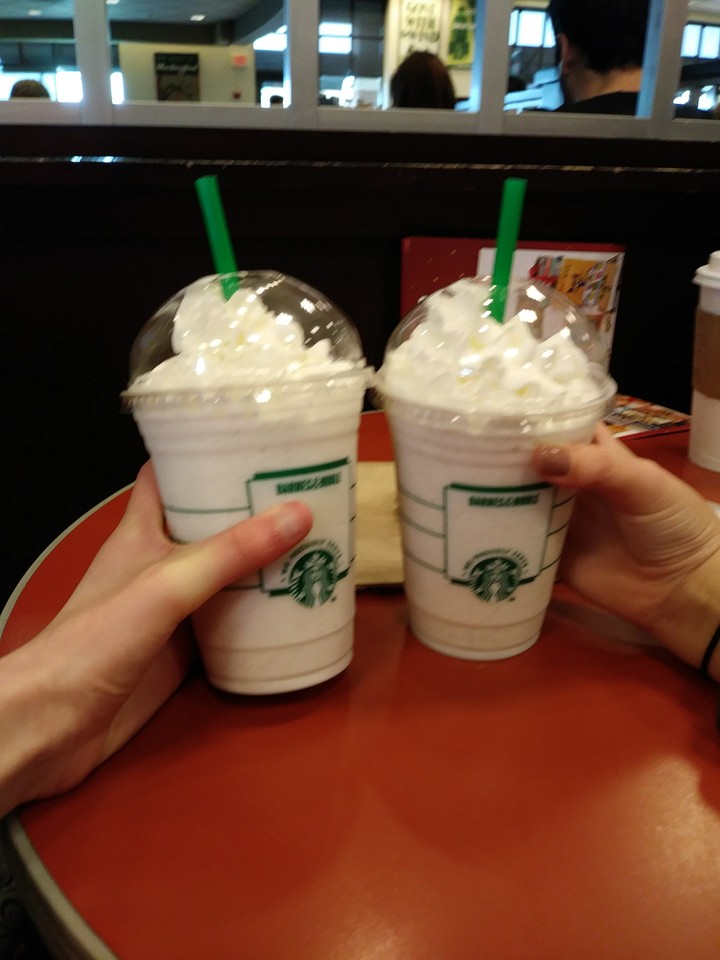 Starbucks besties