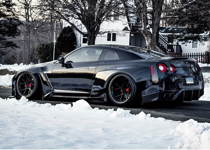 Nissan GTR