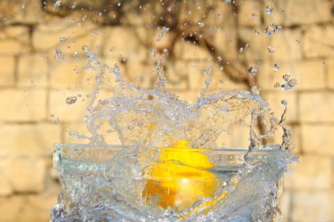 Water splashes and fresh limon