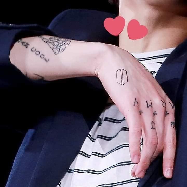 jungkooktatoooo???