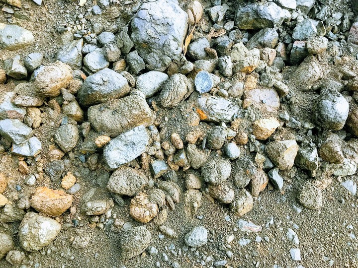Crushed Rockes become tiny stones