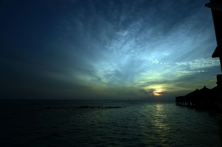 sunset kuramathi