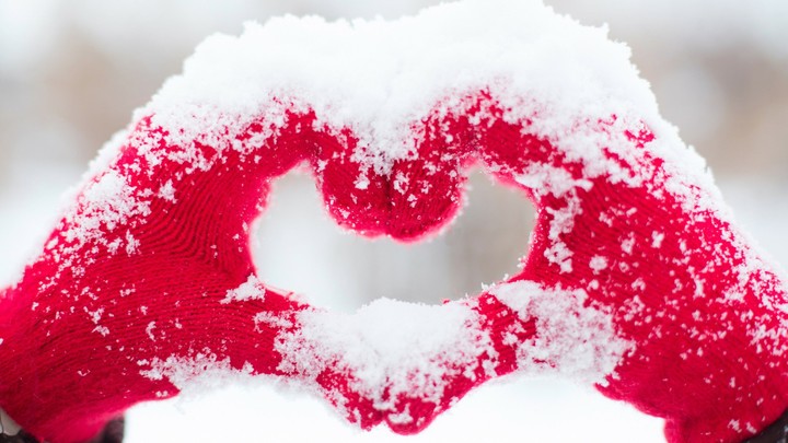 Love heart Snow Hands