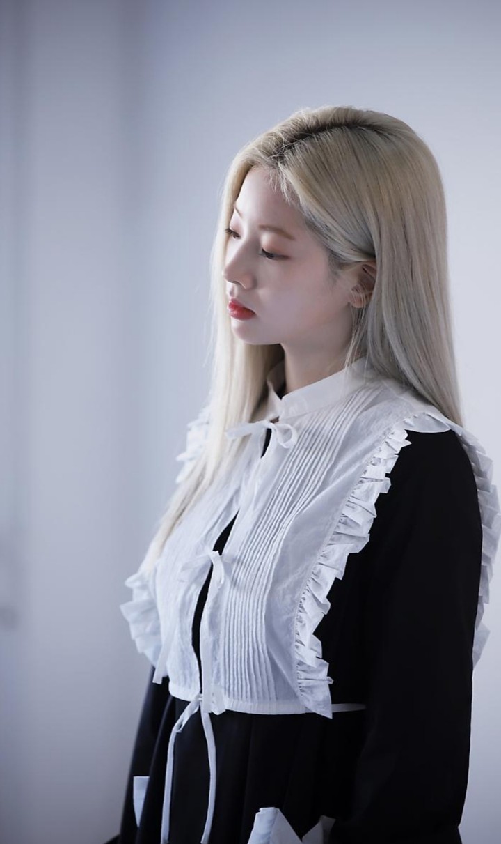 TWICE Dahyeon pictorial site