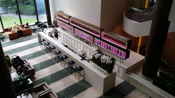 bar
