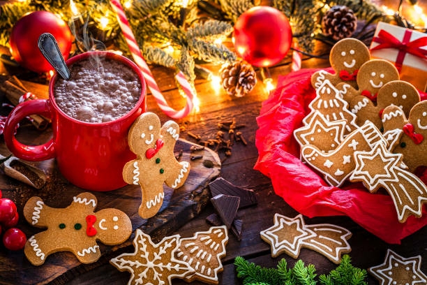 gingerbread cookies & hot chocolate