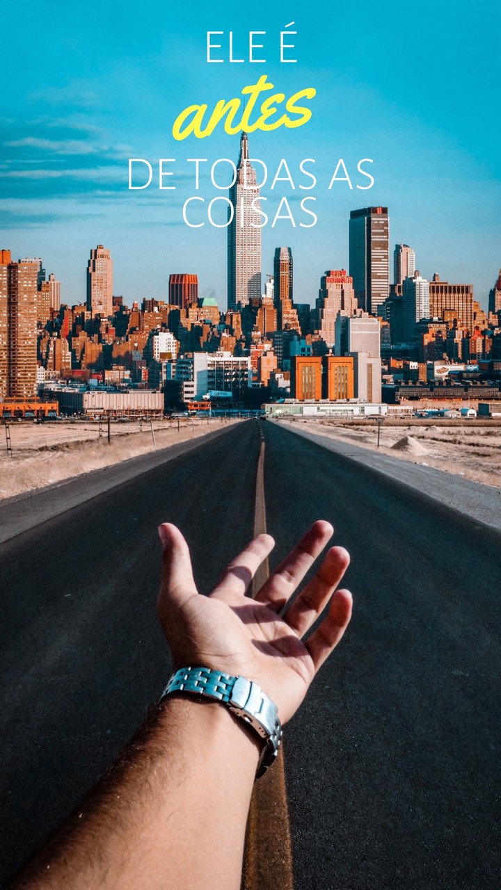 Deus era, é, será eternamente presente.