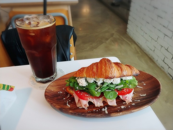 Sandwich??&Americano