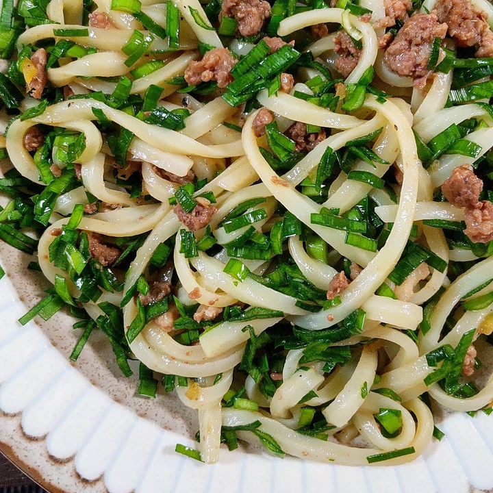 にらにおぼれる甘辛あえ麺