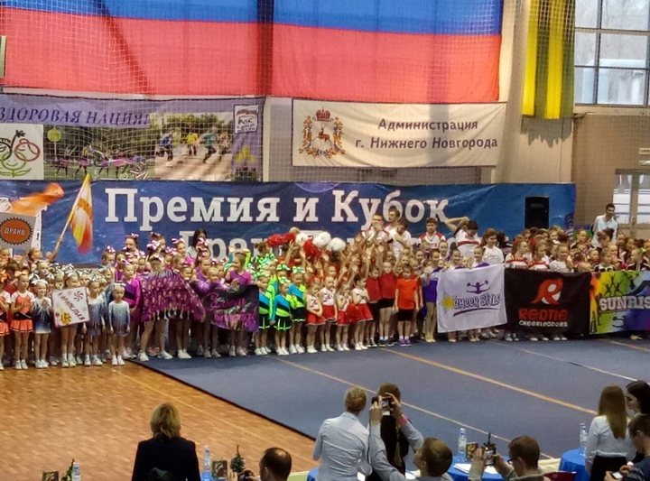 Это мы и другие каманды на параде...