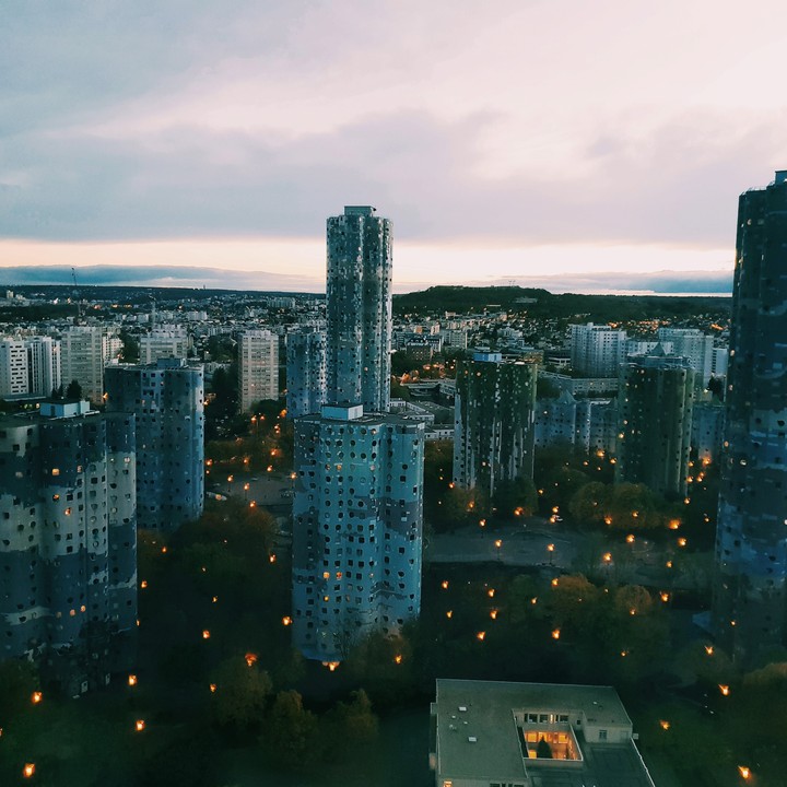 Picasso towers, Suresnes, la Défense office view