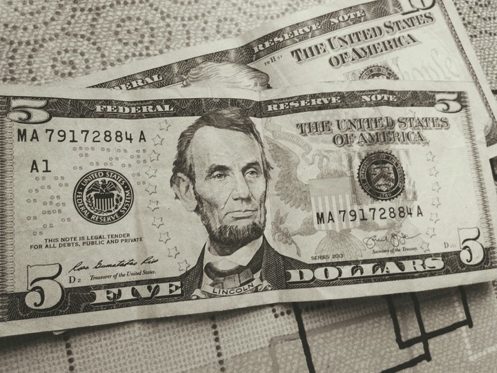 Dolar