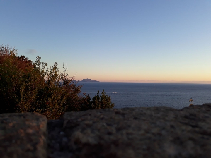 capri sul fondo