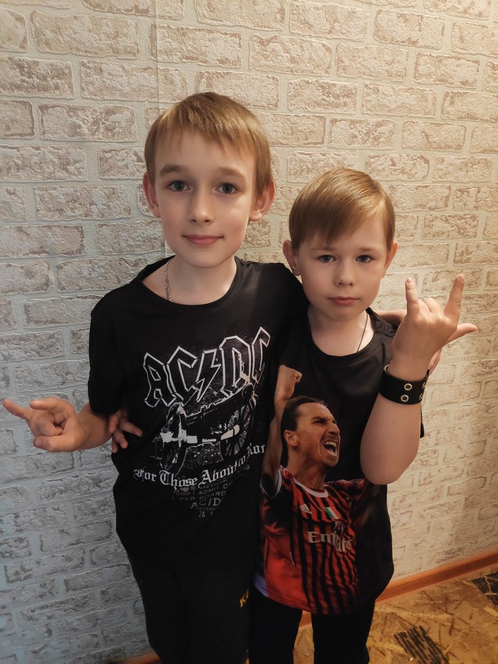 Metal Brothers