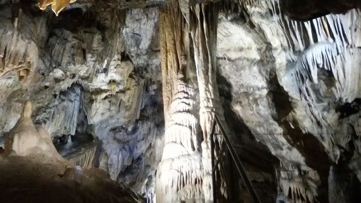 pilaar in grot