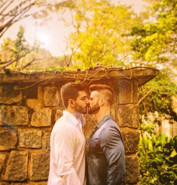 Kissing under the sun