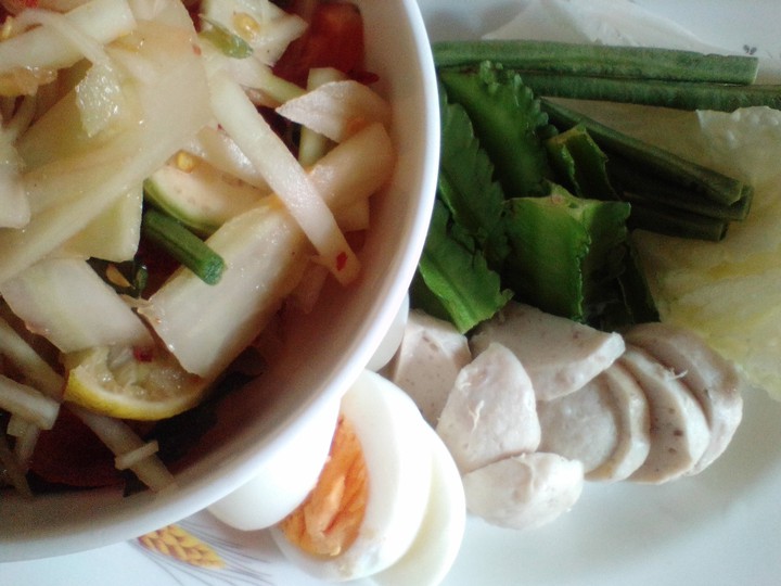 Menu: Thai papaya salad