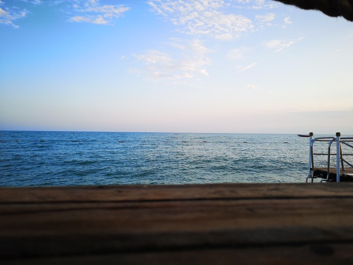Море