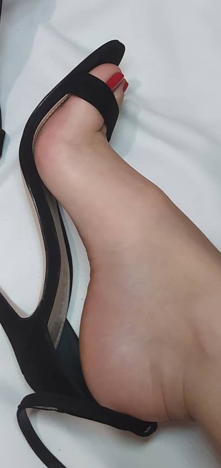 love curves feet