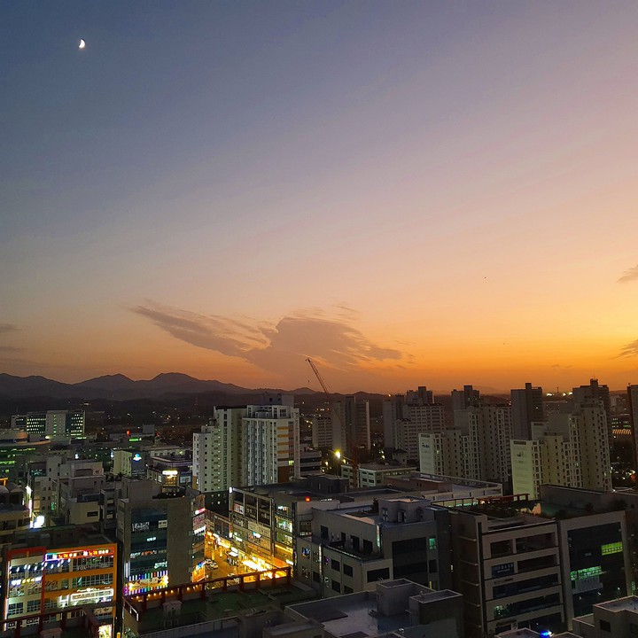 Late afternoon in a small city in Korea