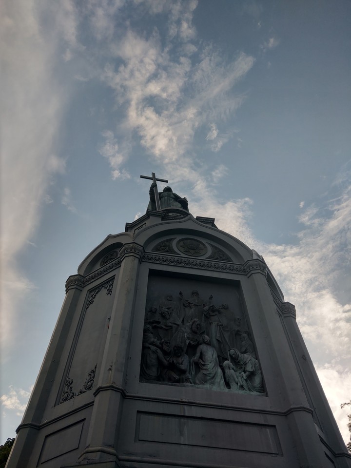 памятник