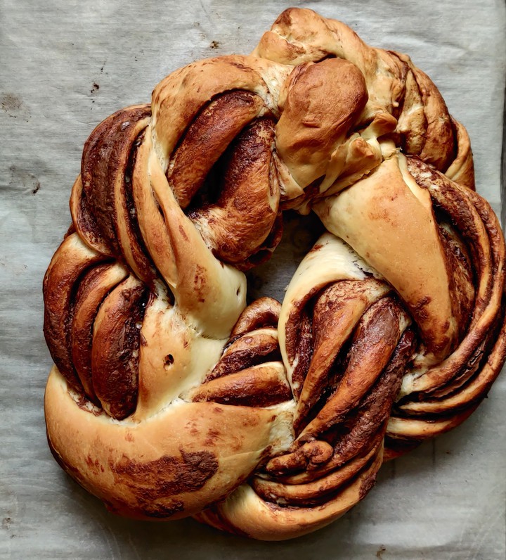 Crown bread