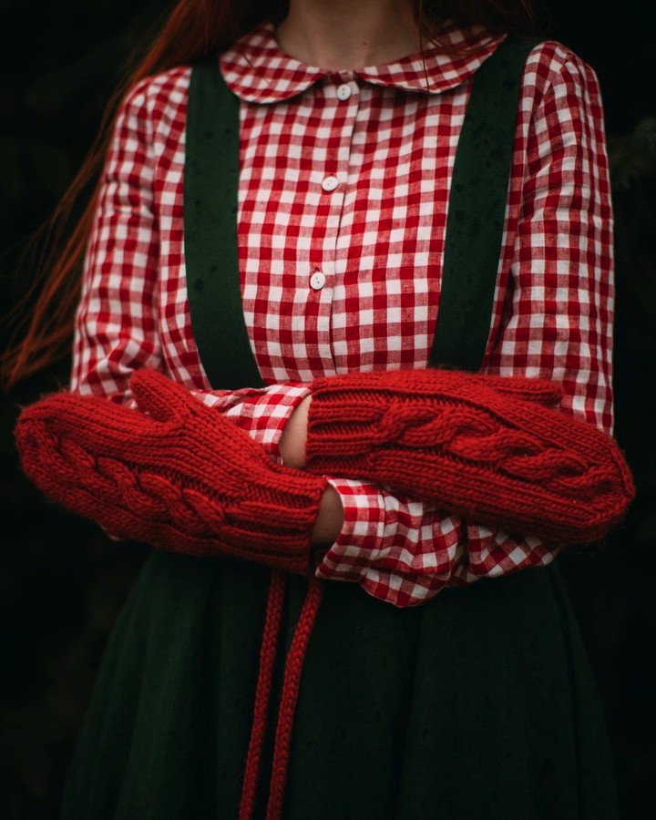 Red mittens
