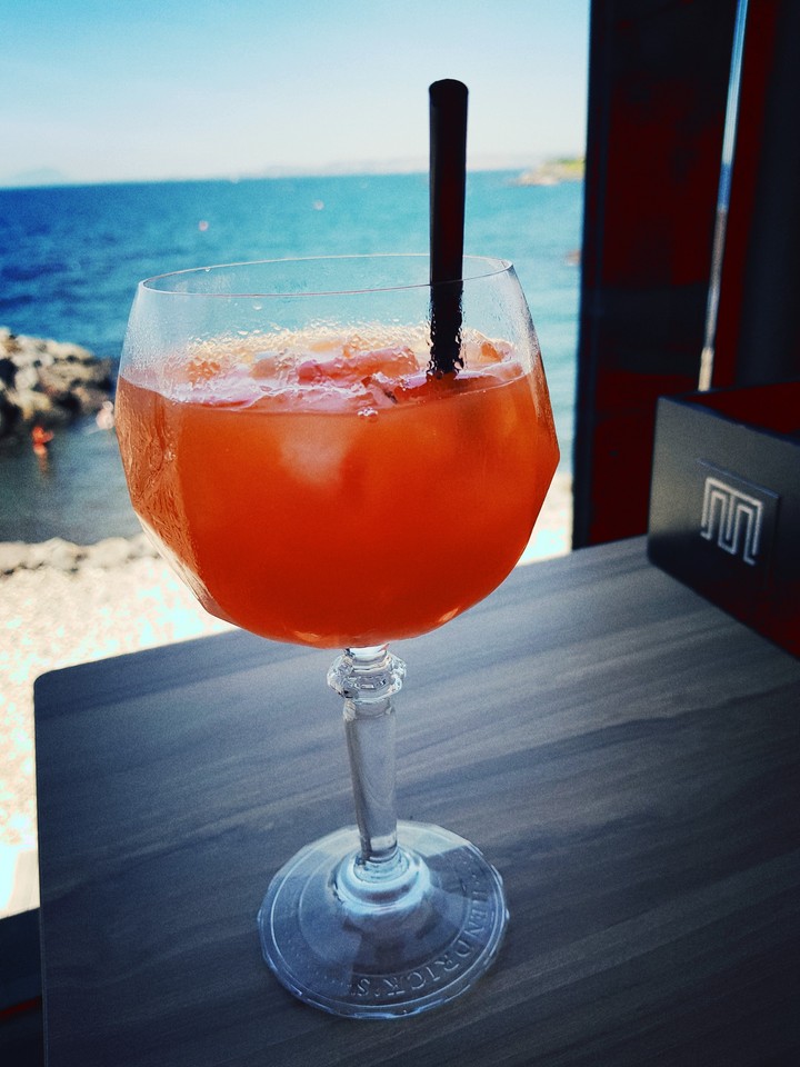 happy hour