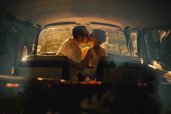kiss