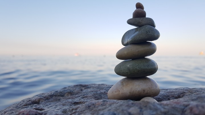 rock balancing