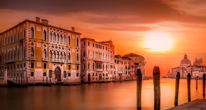 Orange Sky in Venedig