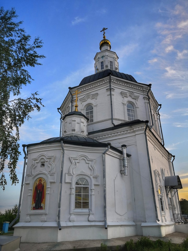 храм