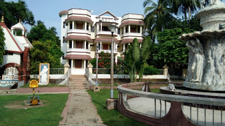 Taki Suhasini Guest house .