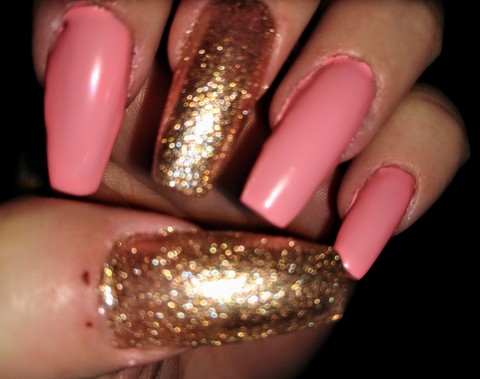nails
