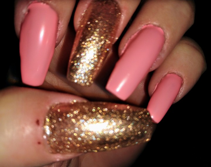 nails