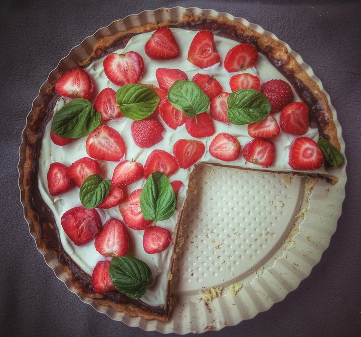 strawberry chocolate tart