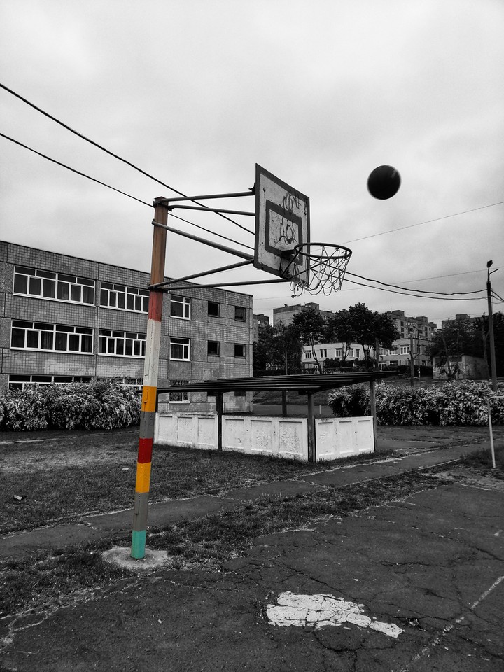 Basketball rack