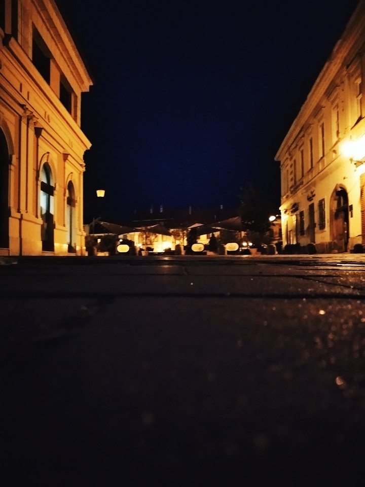 Night? No! It's just early in the morning.