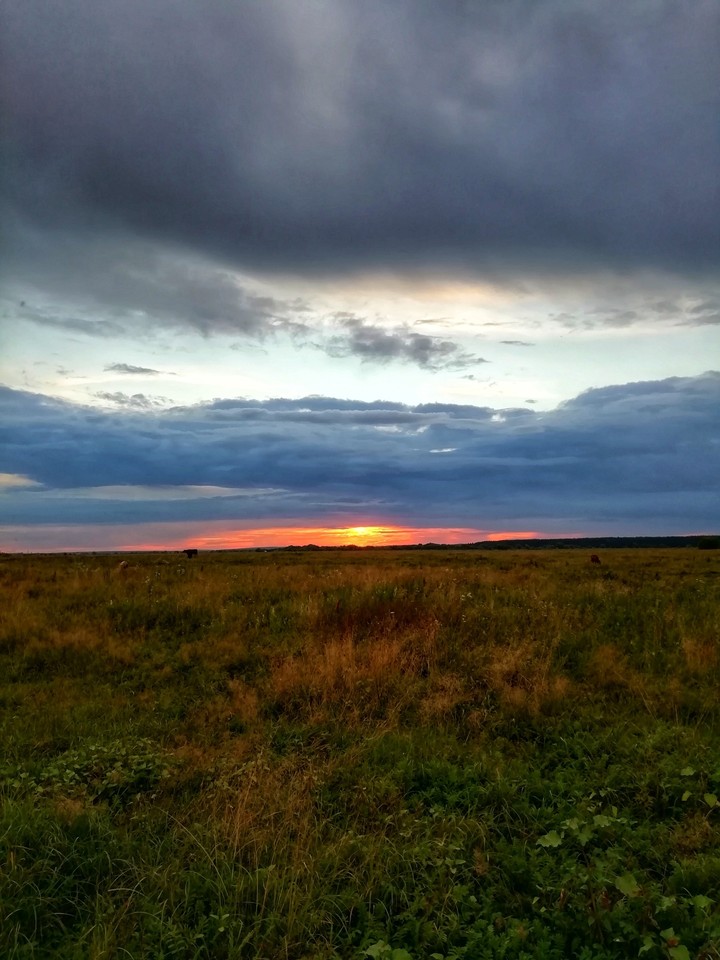 Ah, that scarlet sunset ...