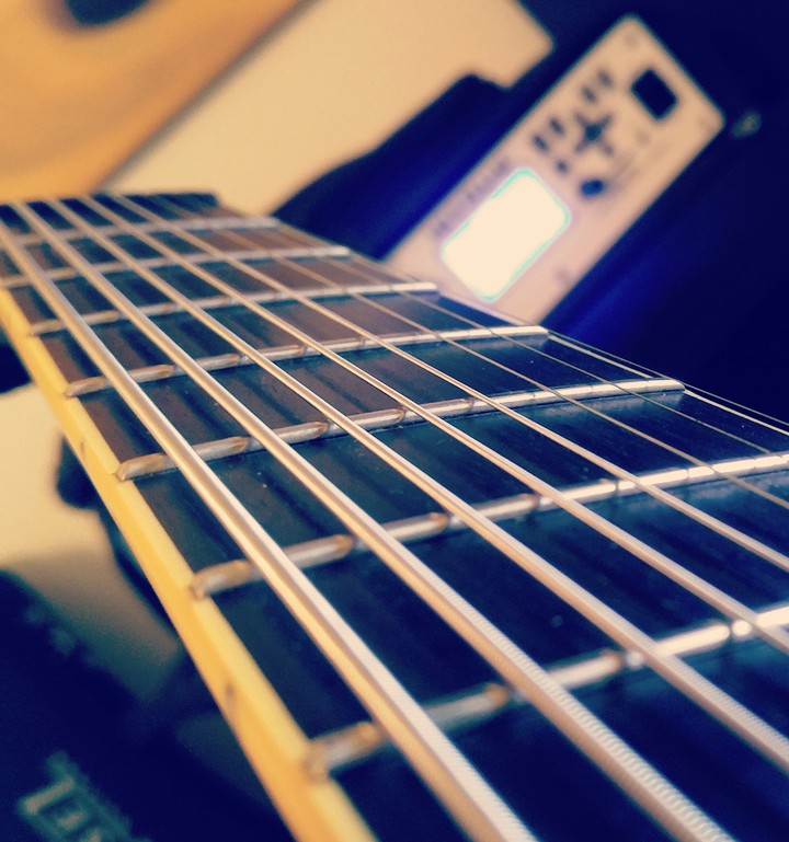 Guitar 8 Strings