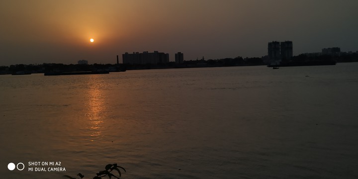 riverbank ⛅