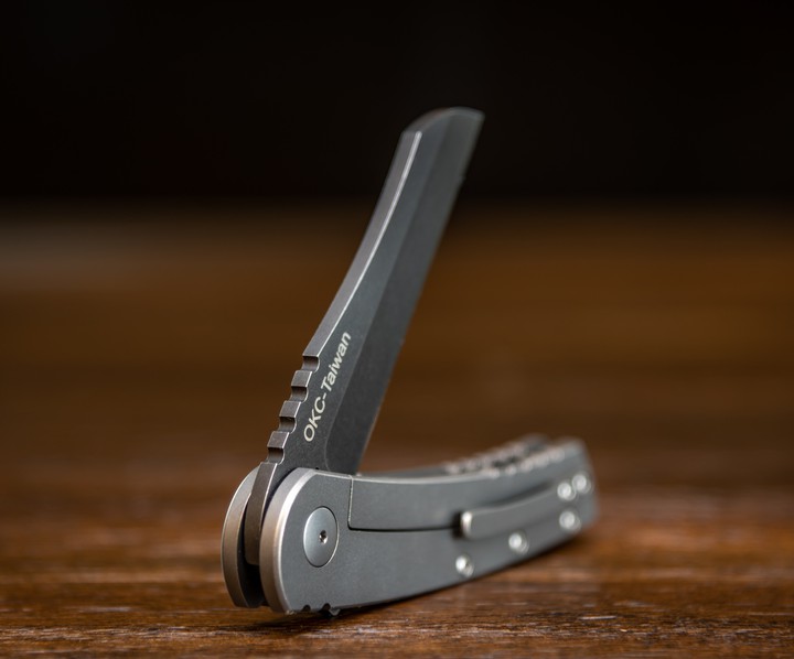 knife