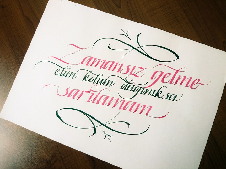 Zamansız gelme elim kolum dağınıksa sarılamam