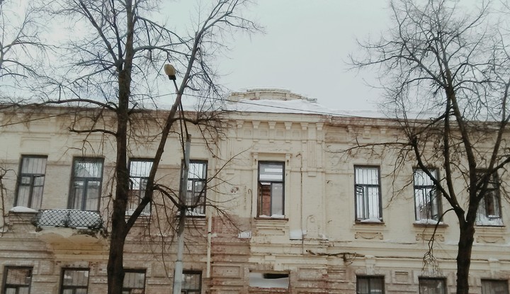 безлюдное строение