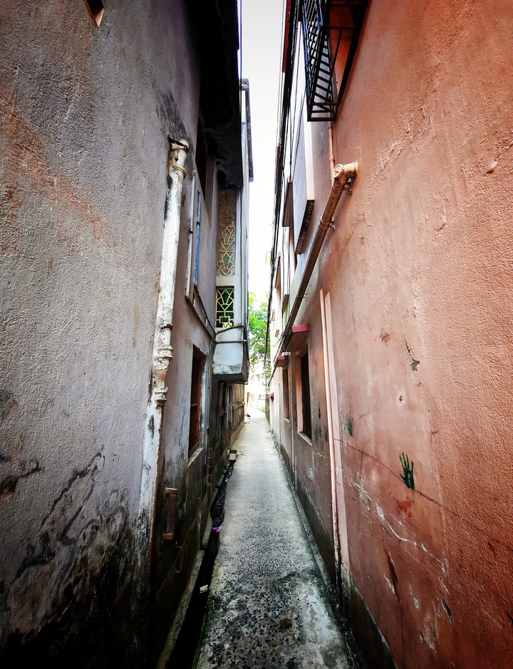 narrow lane
