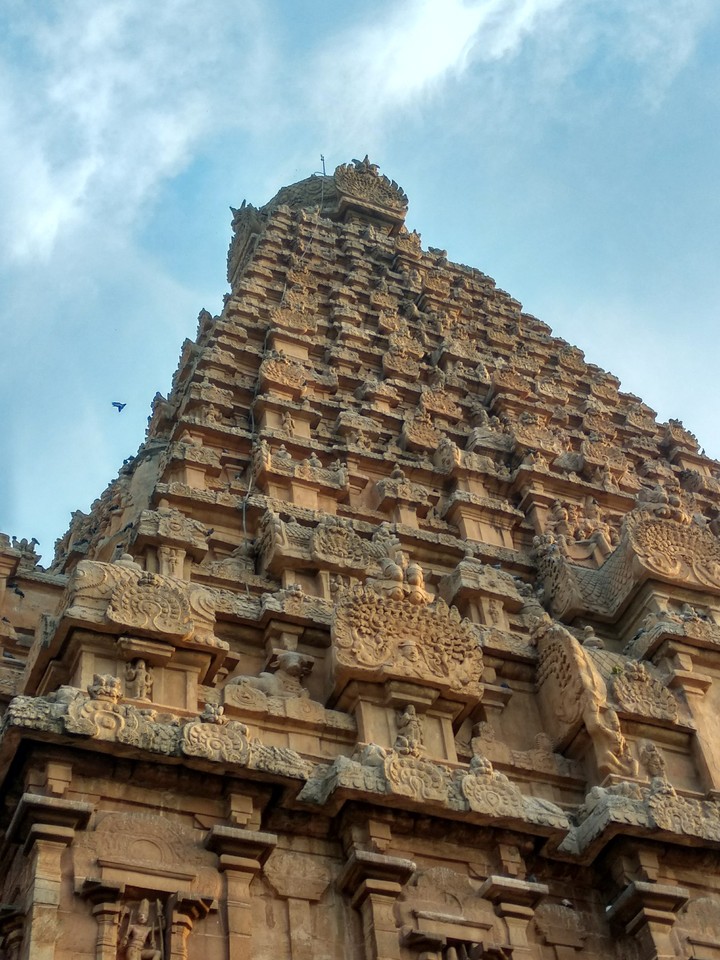 Bragatheeswarar Tanjavur tempke tower