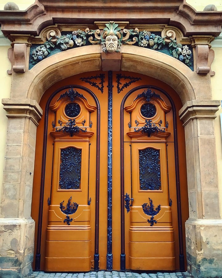 gate